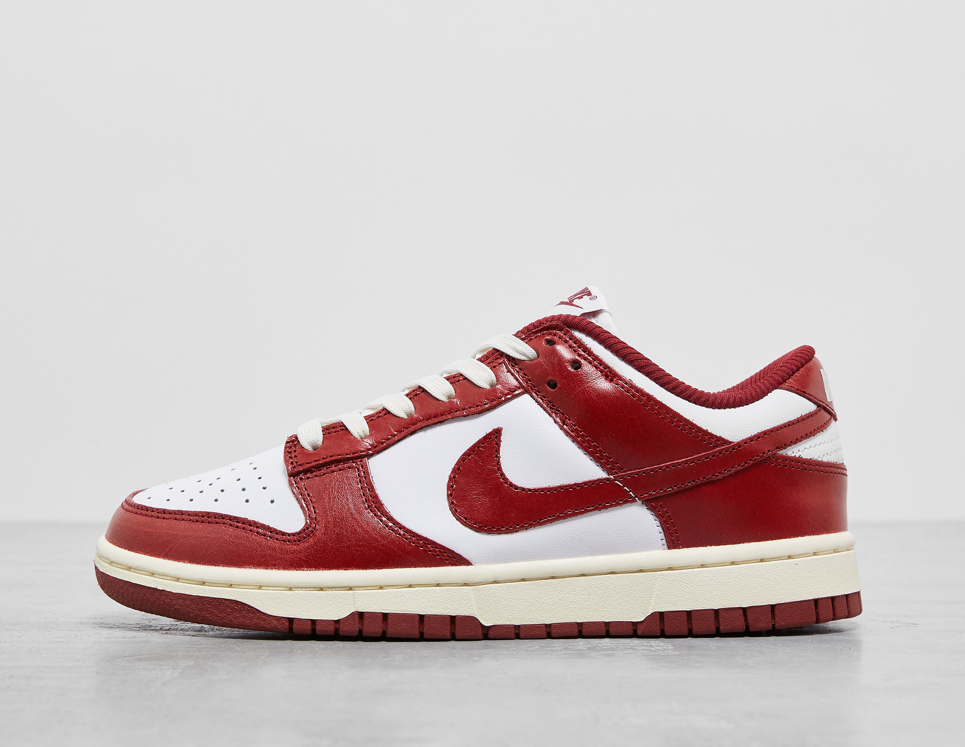 Nike Dunk Low PRM Women’s - Red, Red