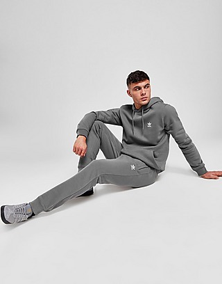 Adidas Men's Climalite Essentials Tricot 3 Stripe Tapered Leg Zip Pants -  Black (X-Large) 