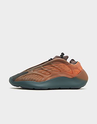 adidas YEEZY 700 V3 Women's