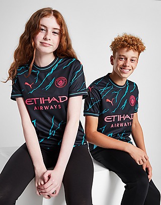 Classic kits and Champions League strips - the Manchester brand making Premier  League impact - Manchester Evening News