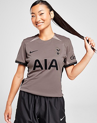 The Spurs Web on X: 🚨𝗕𝗥𝗘𝗔𝗞𝗜𝗡𝗚: Tottenham have just launched their  new away kit for the 23/24 season Take a look 👉    / X
