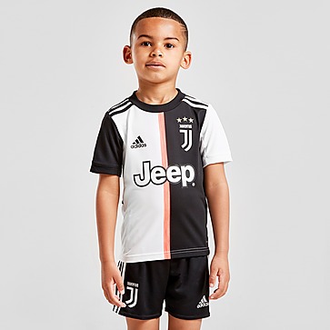 Juventus Football Kits Shirts Shorts Jd Sports