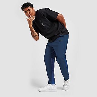 Nike Tech Essentials Track Pants