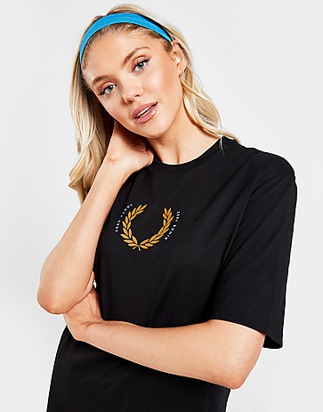 Fred Perry Large Embroidered Logo T-Shirt