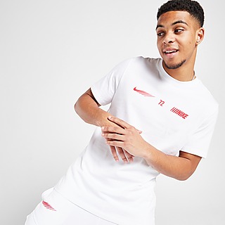 Nike Standard Issue T-Shirt