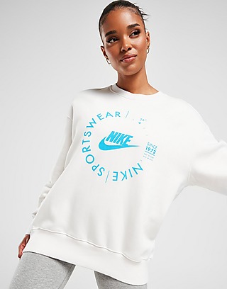 Nike Utility Graphic Crew Sweatshirt