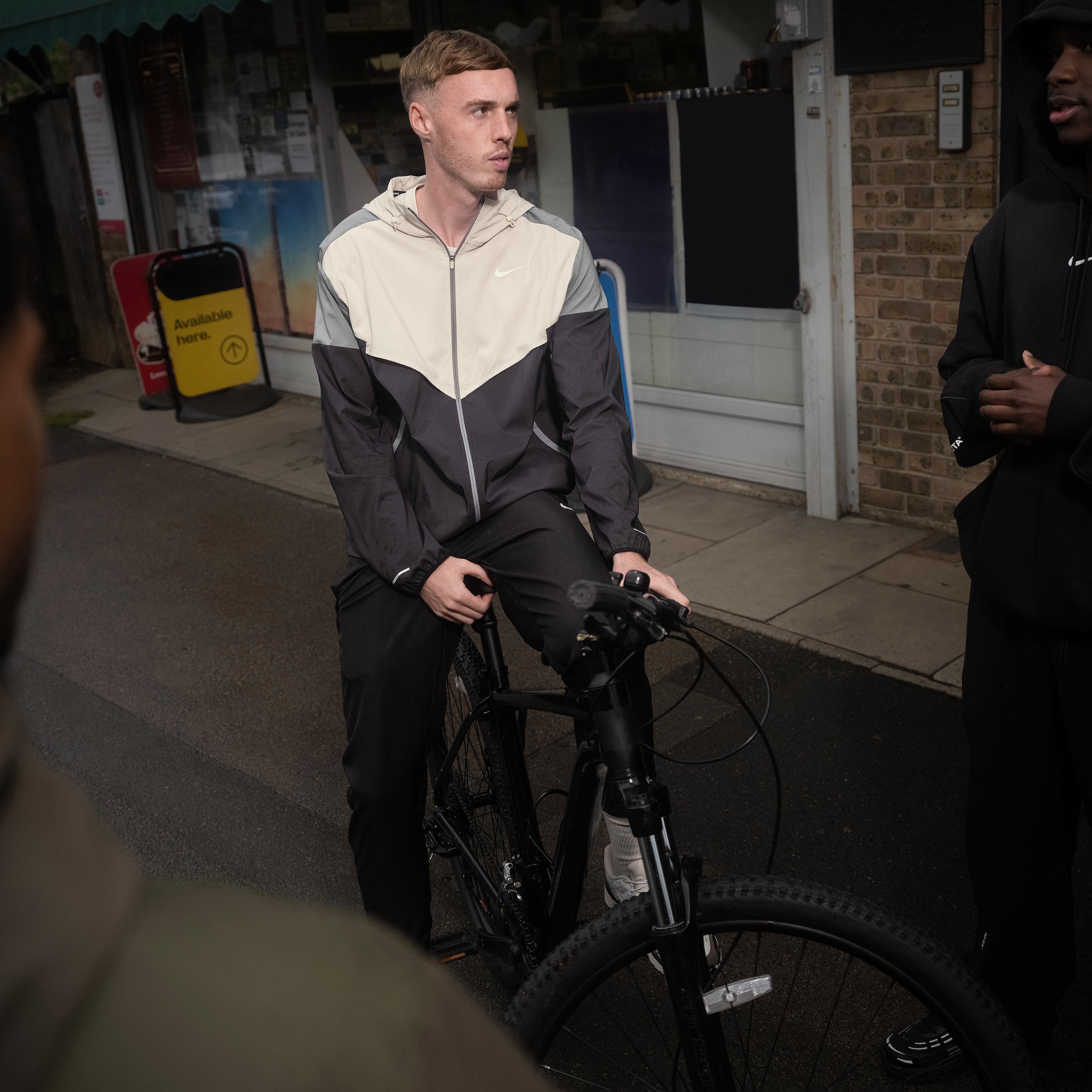 Nike Challenger Woven Track Pants