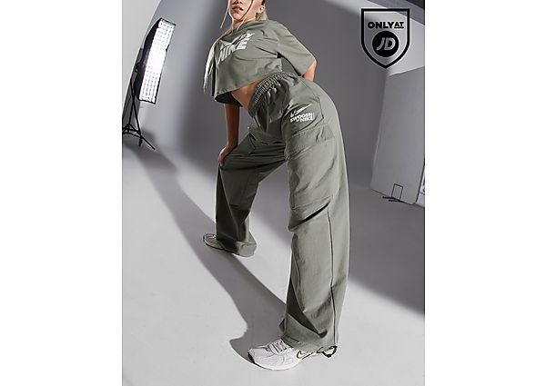 Nike Sportswear Geweven cargobroek voor dames Dark Stucco Sail- Dames