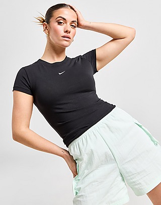 Nike Essential Sportswear Chill Knit T-Shirt