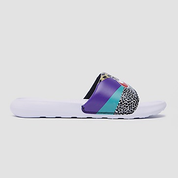 NIKE VICTORI ONE SLIPPERS WIT/PAARS DAMES