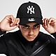 Negro/Blanco New Era 9FORTY MLB New York Yankees Cap Junior