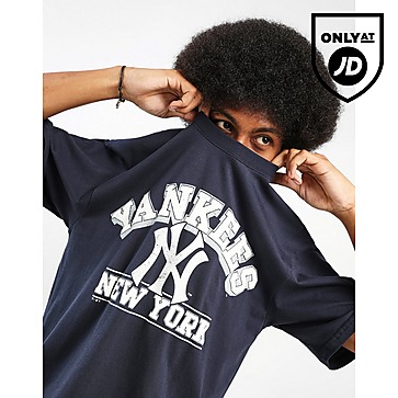 Majestic Athletic Cracked Puff Arch NY Yankees T-Shirt