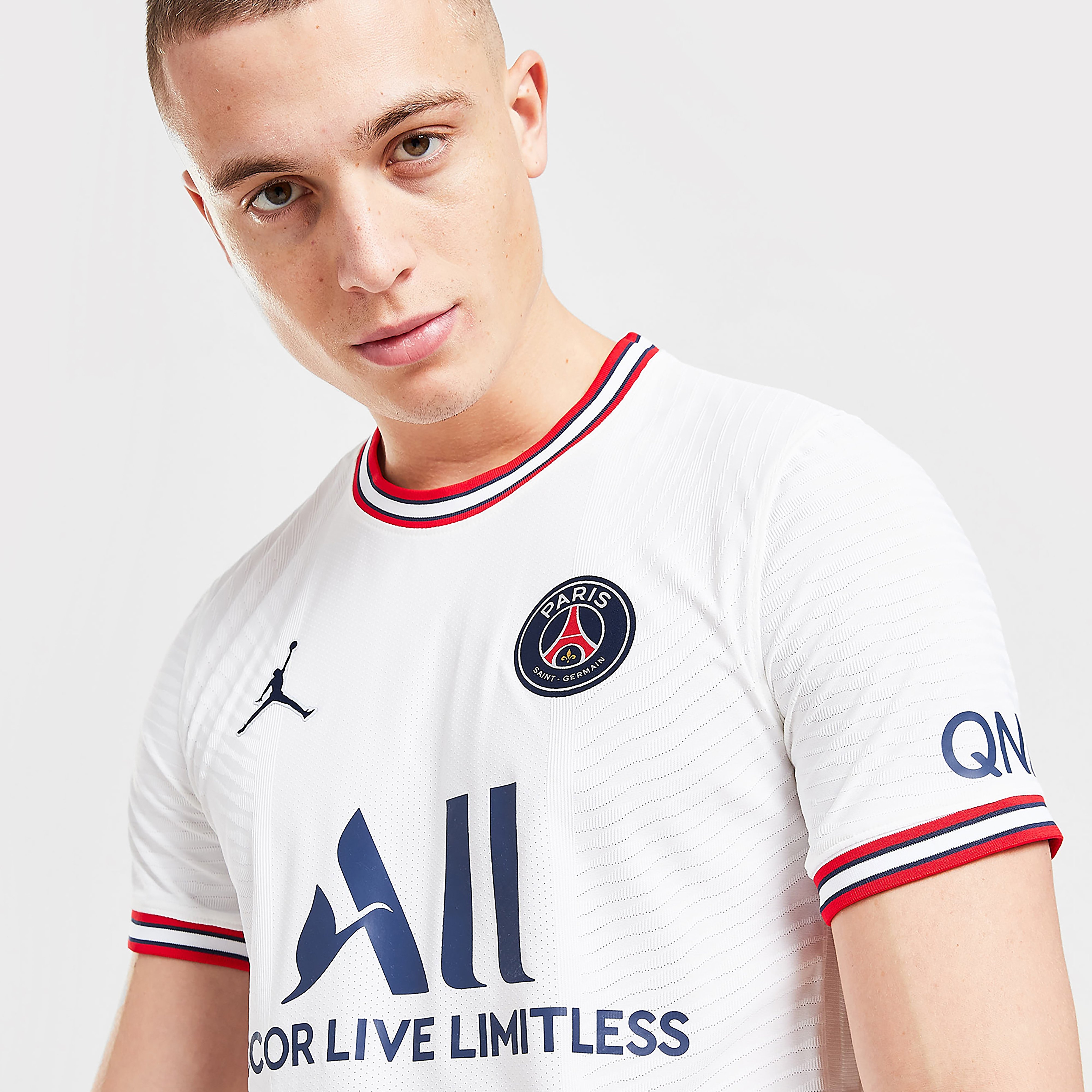 Wit Jordan Paris Saint Germain 2021/22 Fourth Match Shirt - JD