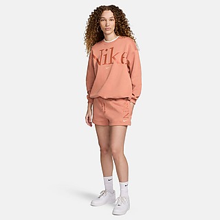 Nike กางเกงขาสั้นผู้หญิง Sportswear Phoenix Fleece Loose High-Waisted 2" Logo