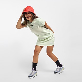 Nike ชุดเดรสผู้หญิง Icon Clash