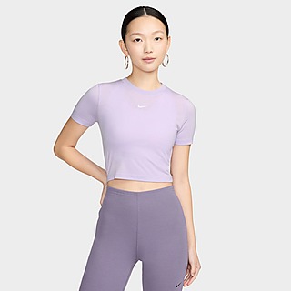 Nike เสื้อยืดผู้หญิง Sportswear Essential Slim-Fit Crop