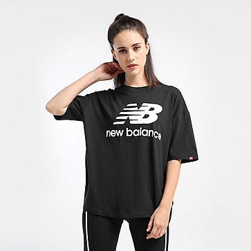 New Balance เสื้อยืดผู้หญิง Essentials Stacked Logo