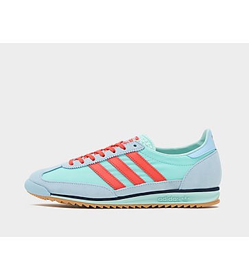 adidas munchen green white background curve images Women's