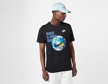 Nike Nike Day Globe T-Shirt