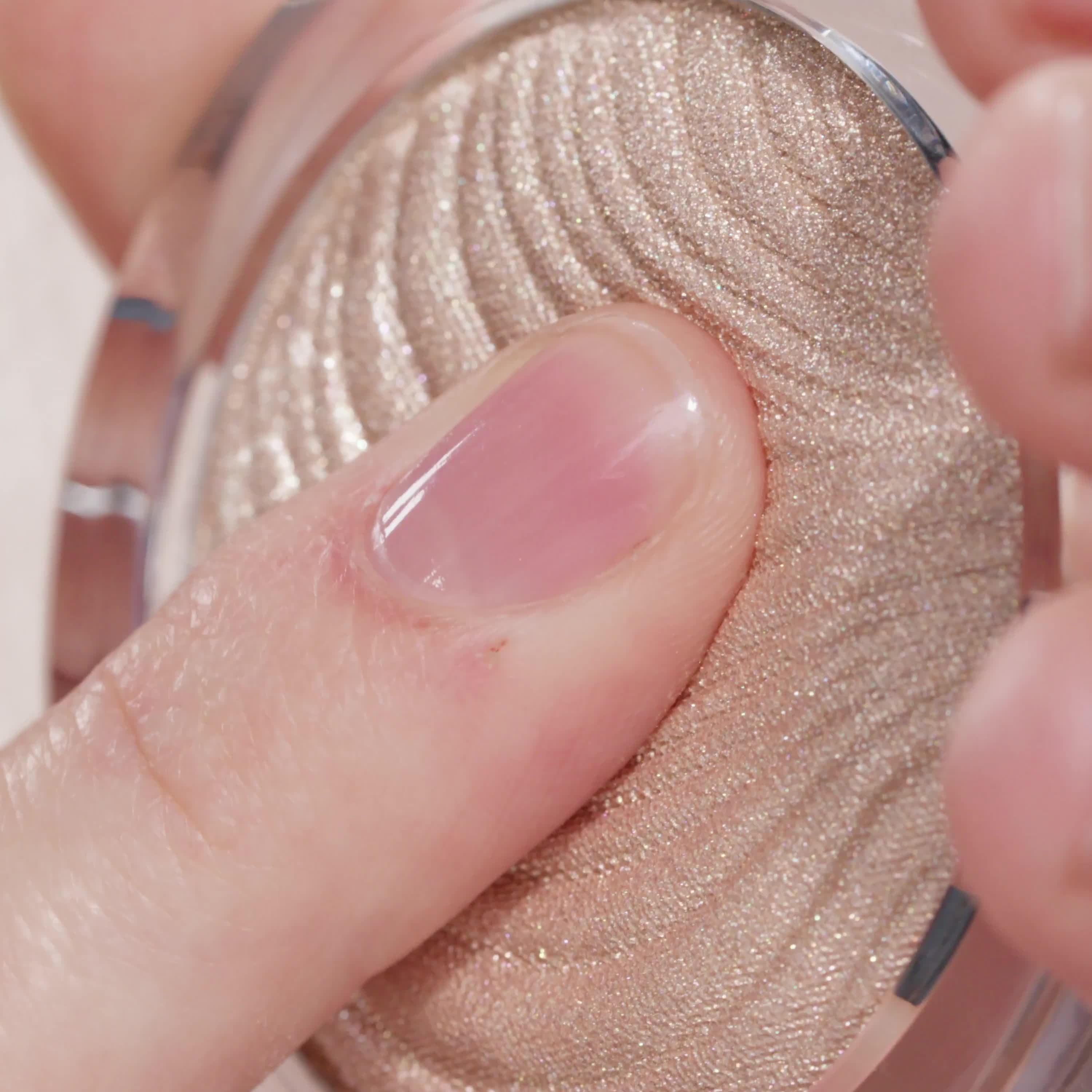 Aura Glam Bouncy Highlighter